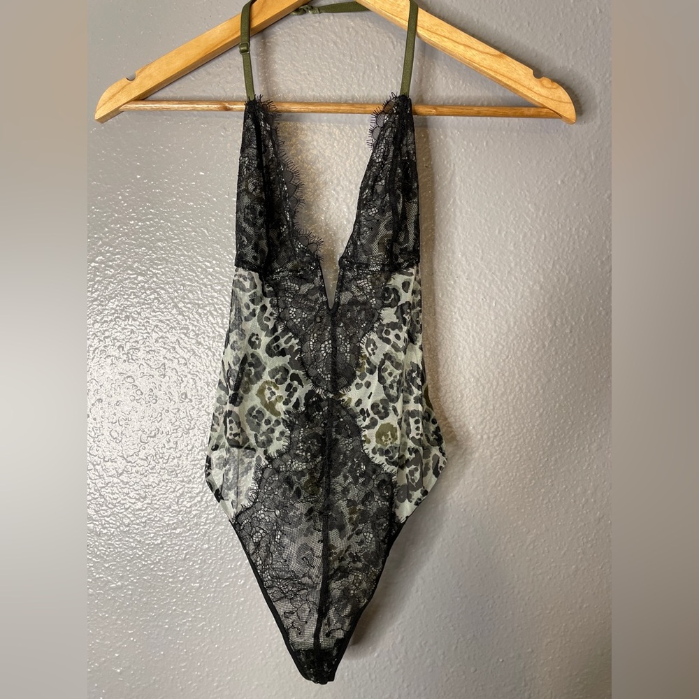 Leopard bodysuit size small